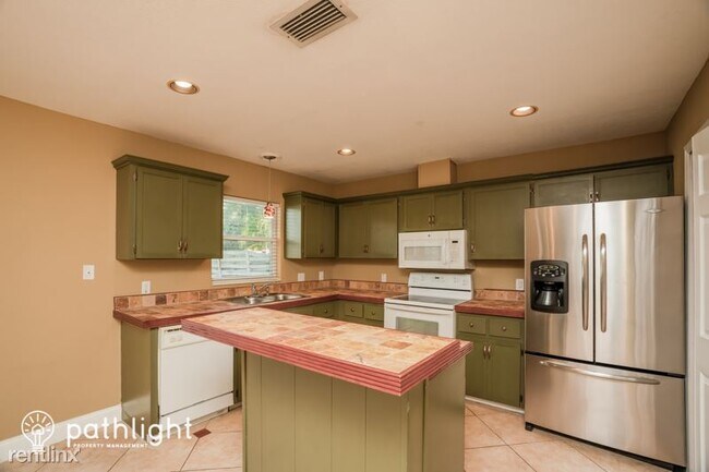 Foto del edificio - 2 br, 2 bath House - 1304 71st Street Nort...