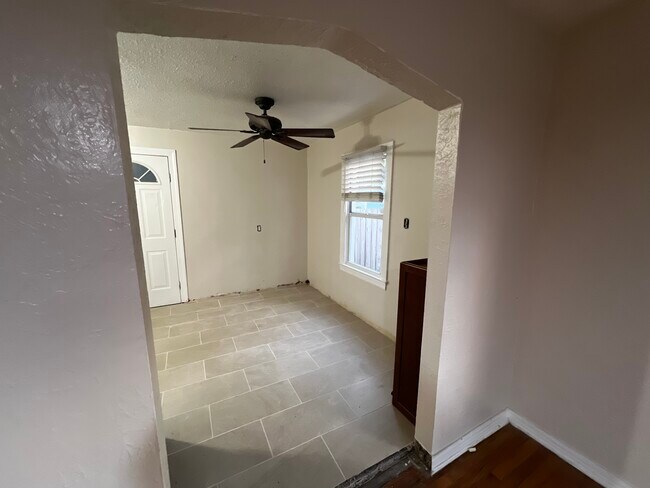 Foto del edificio - 3730 3rd Ave N