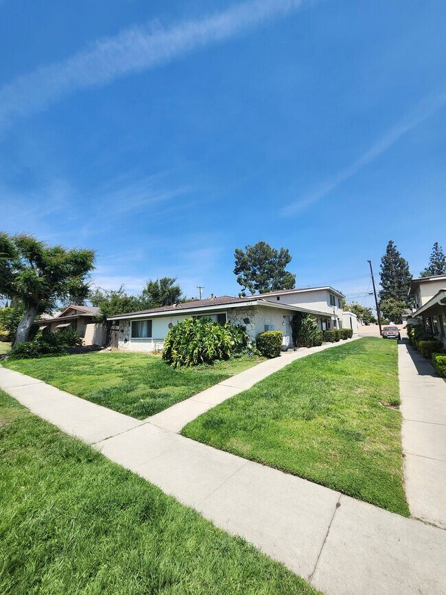 Building Photo - 438 Silverwood Ave