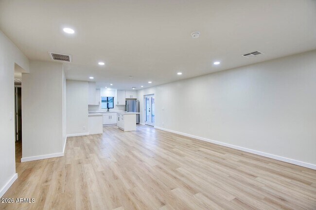 Foto del edificio - 8015 W Roma Ave