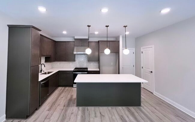 Foto del edificio - 2422 Lakeshore Ln