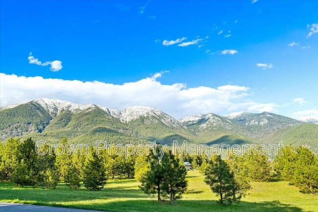 Building Photo - 495 Van Sant Rd