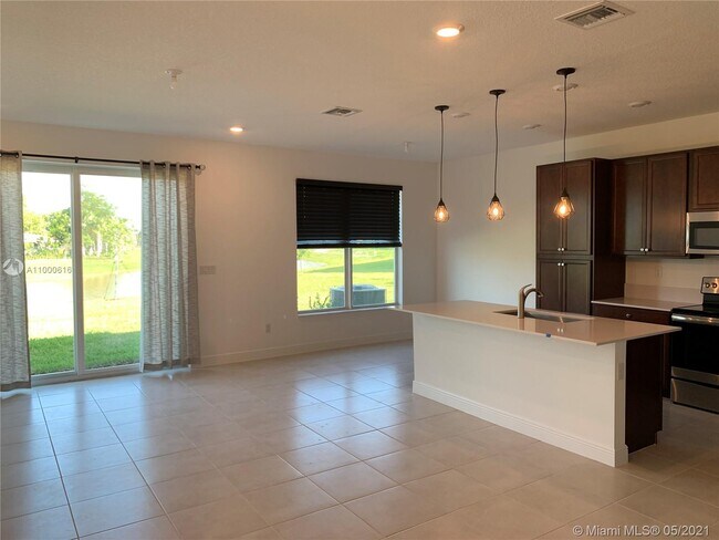 Building Photo - 1133 Rio Ct