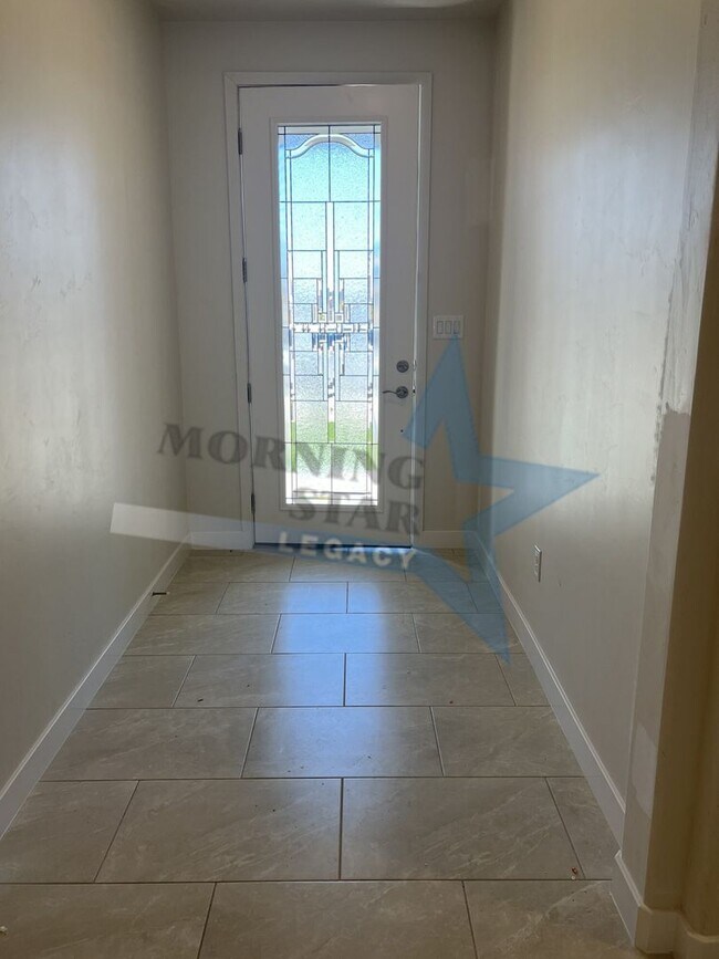 Foto del edificio - Stunning 2025-built rental in highly desirable Sonoma Ranch — 4 bed / 3 bath