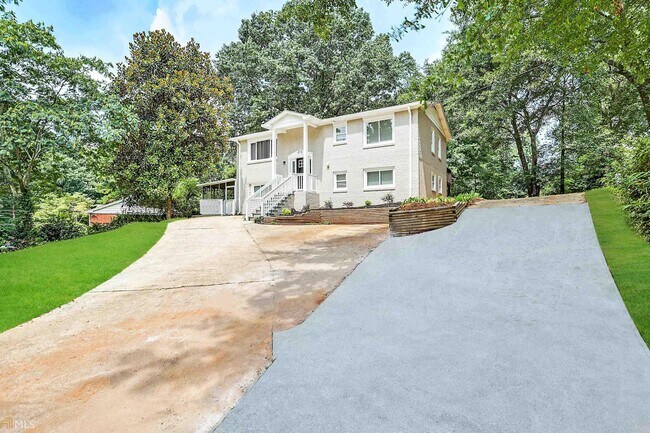 Foto del edificio - 5946 Cardinal Dr SW