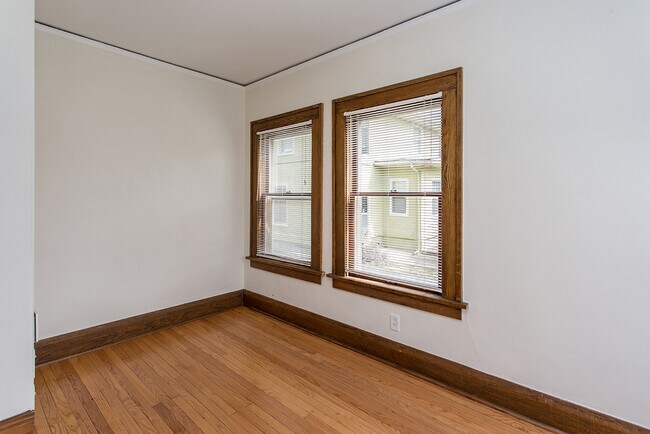 Foto del edificio - 4115 Kingman Blvd