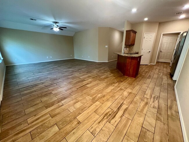Building Photo - Beautiful 3 Bedroom Home in Southfield Hei...