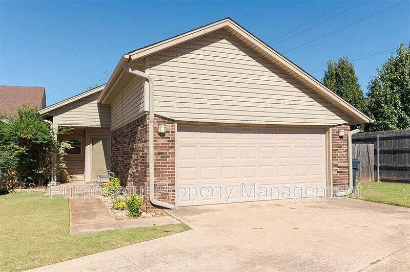 Primary Photo - 2501 Patti Pl