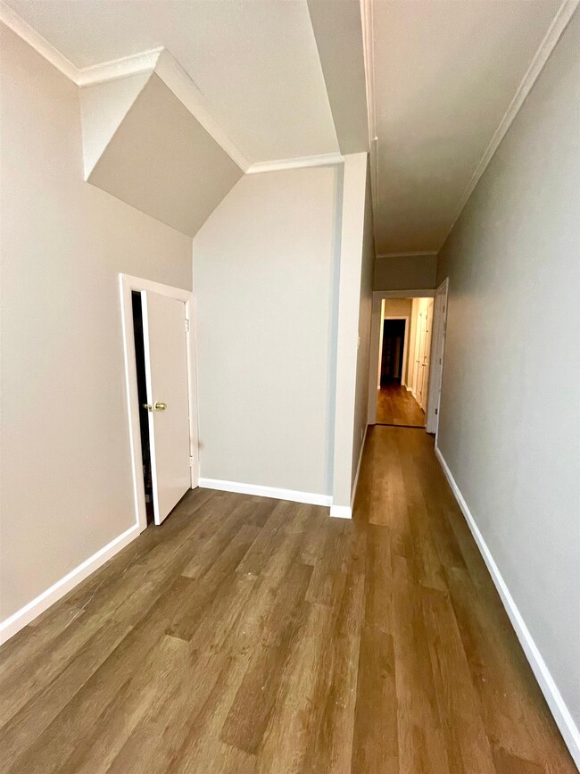 Foto del edificio - 162 Nelson Ave