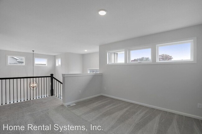 Foto del edificio - 4 br, 3 bath House - 4611 128th Circle NE