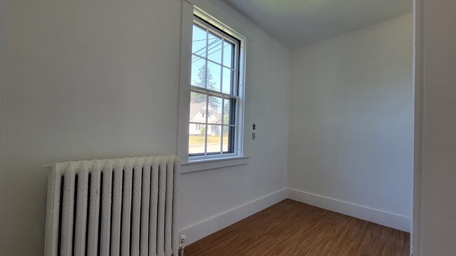 Building Photo - 5 Bluff Ave