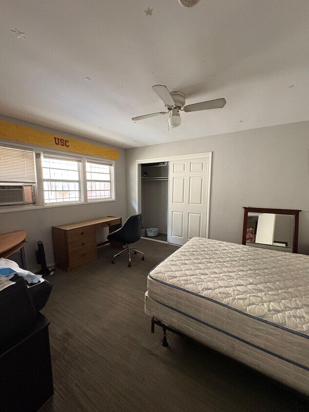 Foto principal - 3428 S Budlong Ave