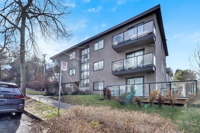 Photo du bâtiment - 2325 Glen Dr