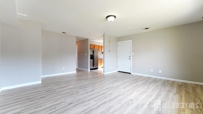 Building Photo - 591 Cherry St