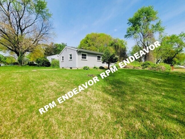 Building Photo - 3 Bed 1 Bath. Move in Ready!
