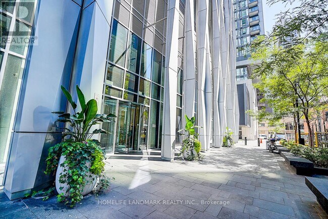Building Photo - 1 Yorkville Ave