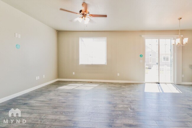 Foto del edificio - 5718 Osprey Dr