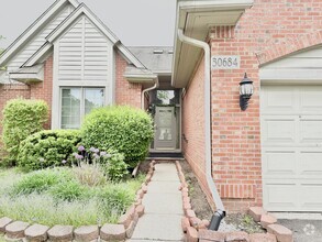 Building Photo - 30684 Tanglewood Trl