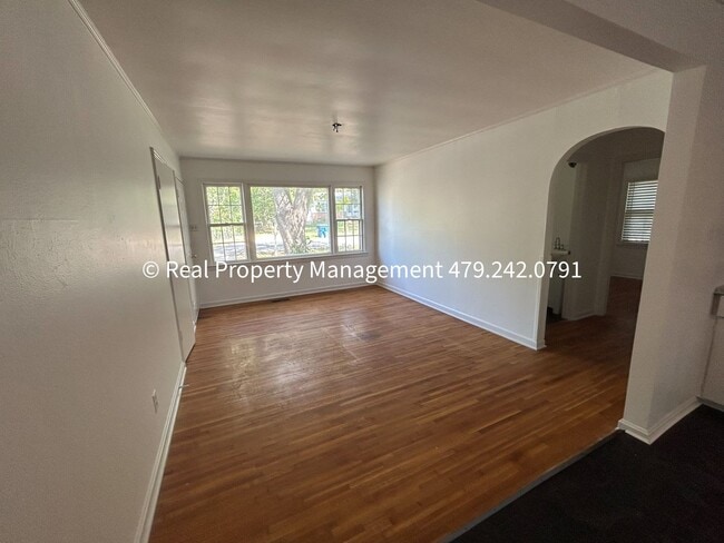 Building Photo - 315 N 41st St