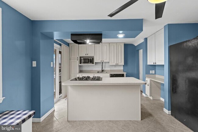 Building Photo - 5640 Braxfield Rd