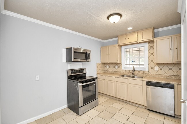 Building Photo - 225 N Carolina St