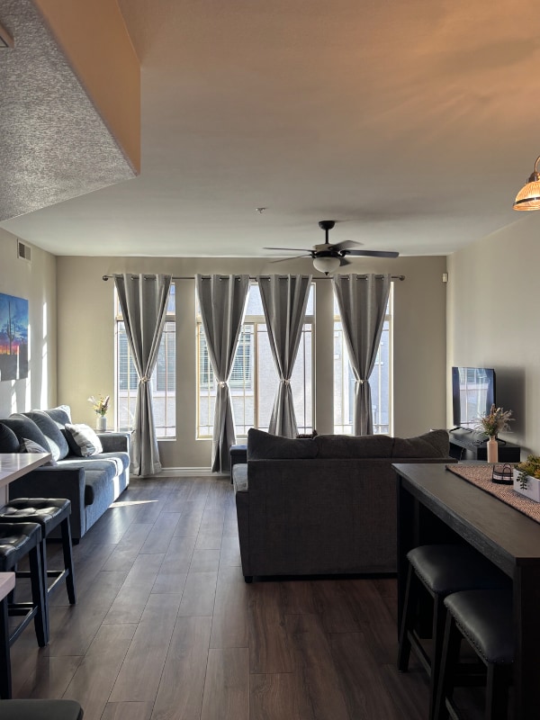 Building Photo - 2401 E Rio Salado Pkwy