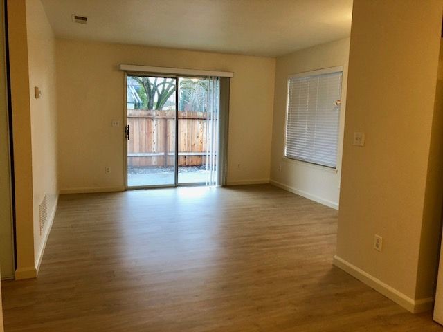 Building Photo - Two Bedroom Rohnert Park Duplex
