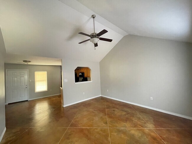 Foto del edificio - 13302 Moss Point Dr