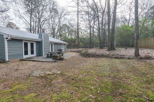 Building Photo - 137 Hight Dr