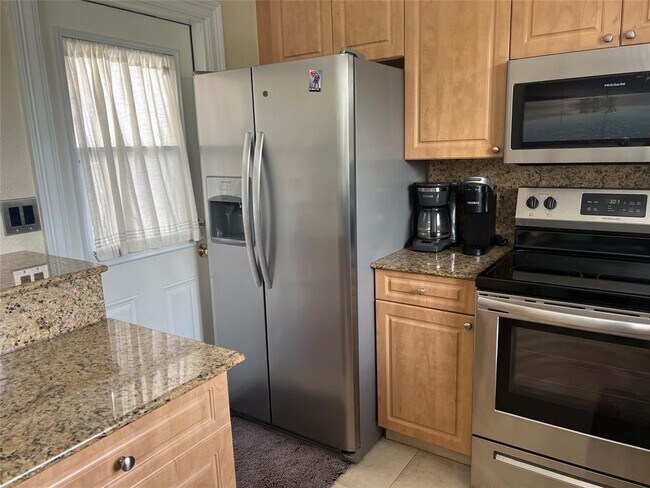 Foto del edificio - 1221 SE 3rd St