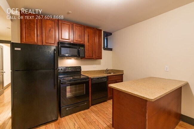 Foto del edificio - 4 Bed Cecil B Moore Apartment