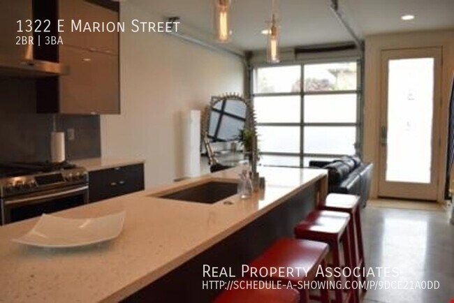 Building Photo - Townhouse in Seattle