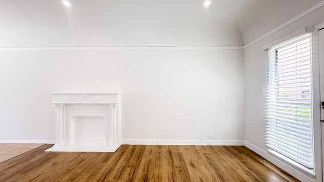 Photo - 209 N Berendo St-3/4 Apartment