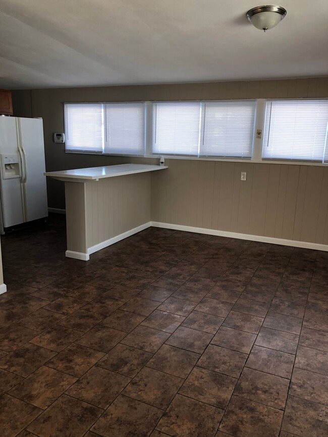 Building Photo - Coming soon! Bright and Spacious 4 Bedroom...