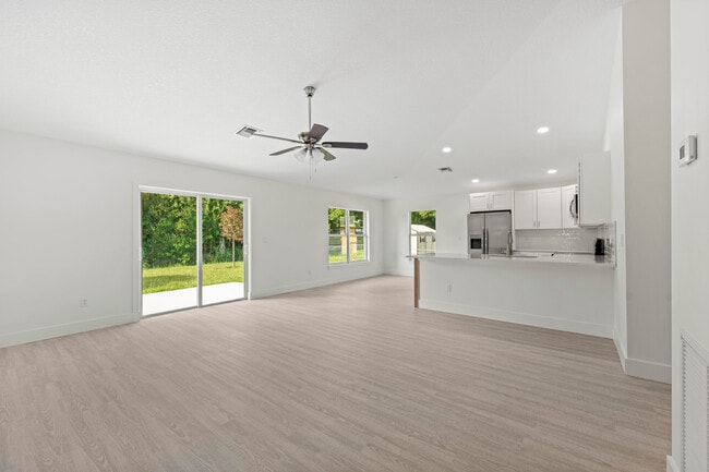 Building Photo - 7401 Donlon Rd