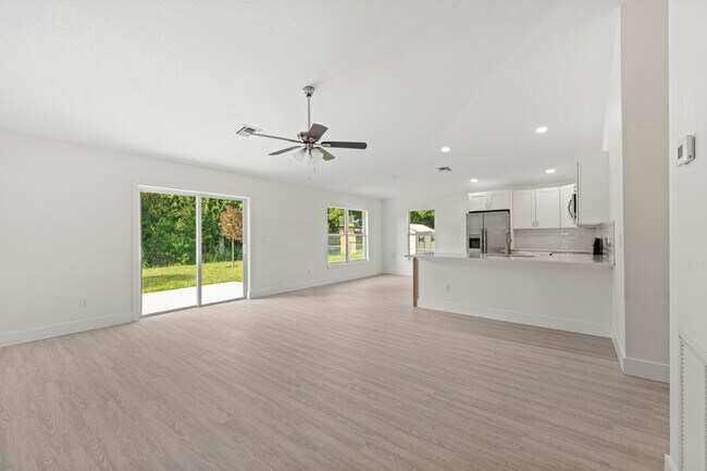 Foto del edificio - 7401 Donlon Rd