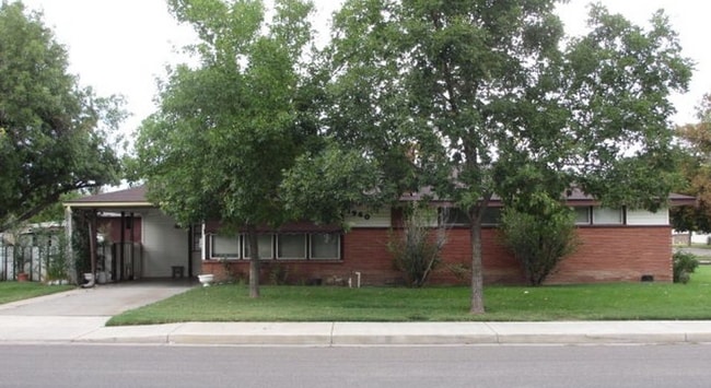 Building Photo - 1940 Bunting Ave