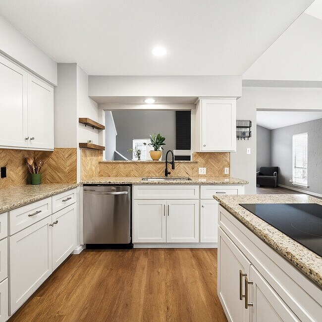 Building Photo - 13310 Ravensway Dr