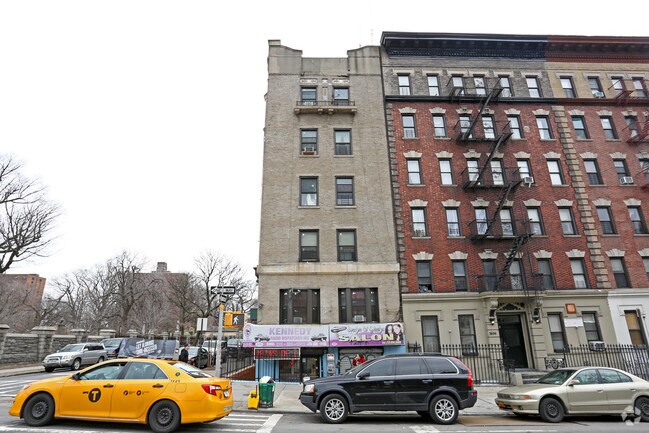 Foto del edificio - 3696 Broadway