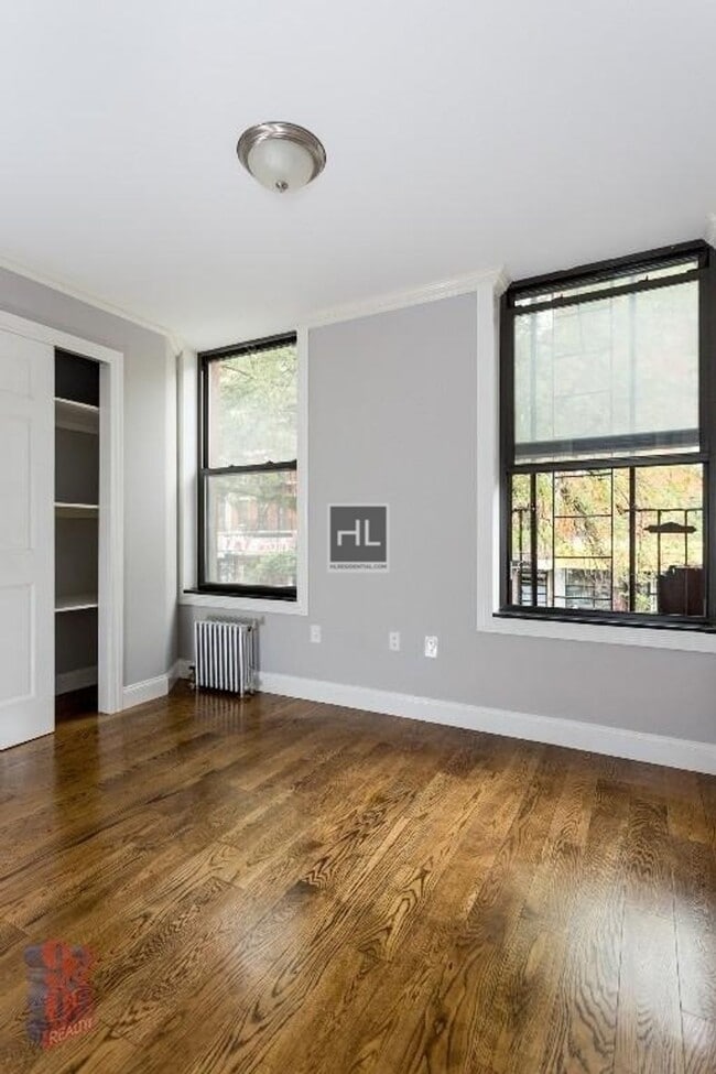 Foto del edificio - E 10TH ST.