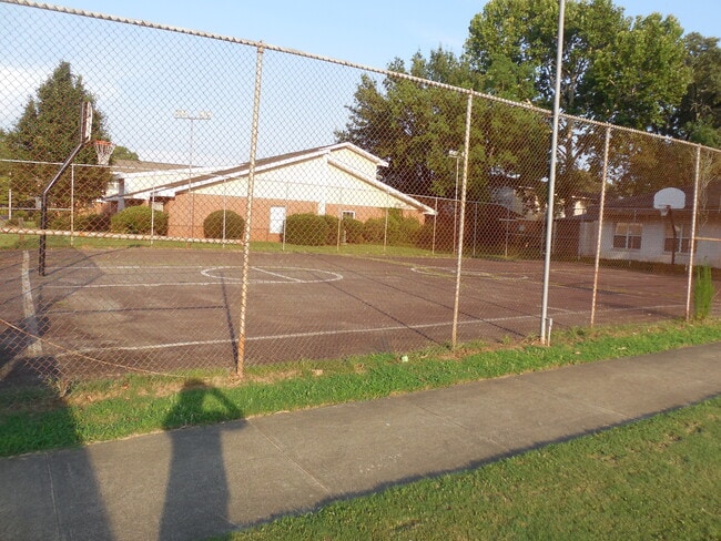 Building Photo - 101 Westcliff Cir