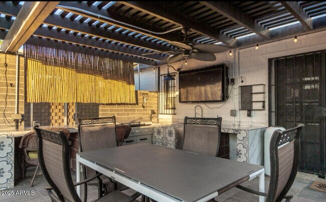 Foto del edificio - 1720 N Whittier Dr