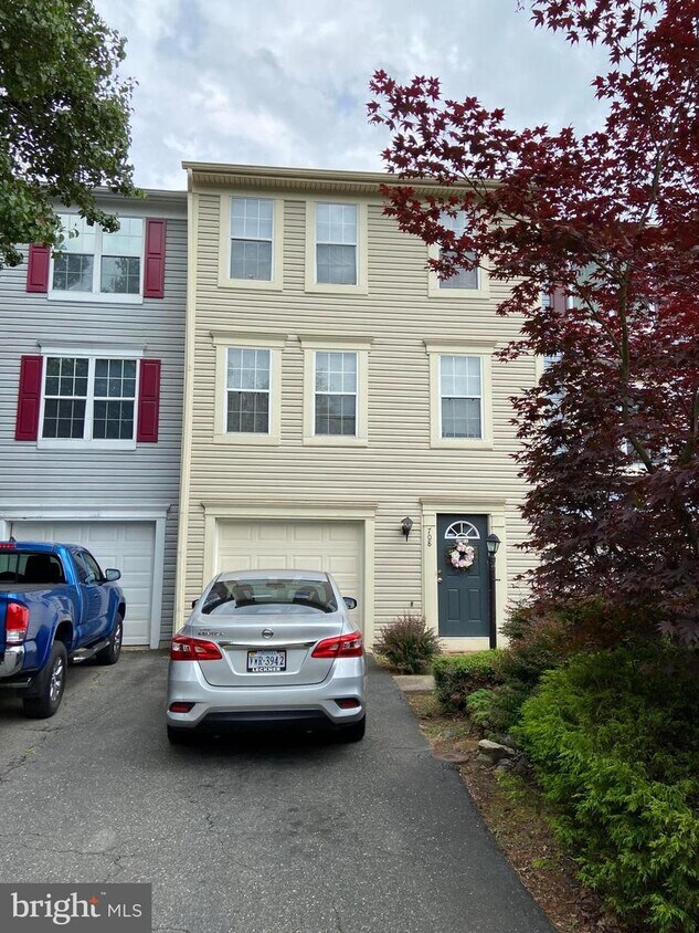 708 Knollwood Ct, Stafford, VA 22554 Townhouse for Rent in Stafford