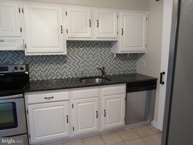 Building Photo - 248 Cricklewood Cir