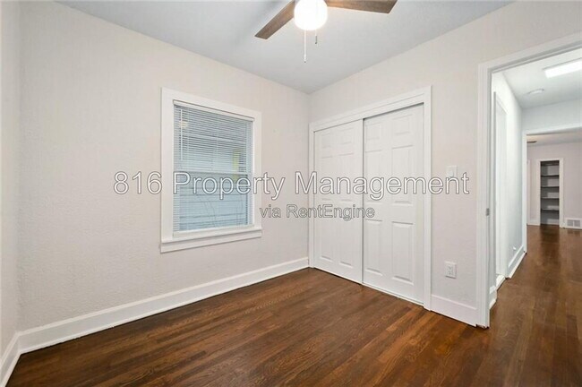 Building Photo - 2206 E 58th St