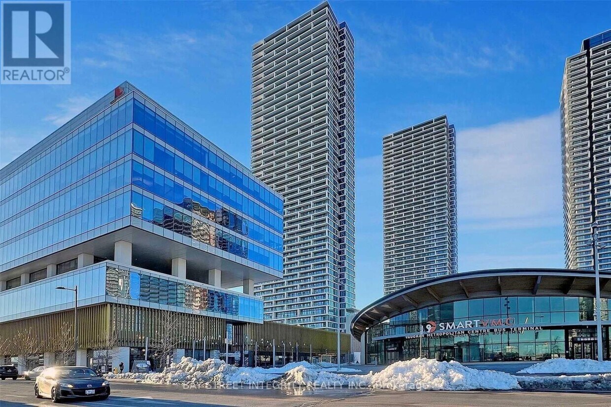 Photo principale - 1000-1000 Portage Pkwy