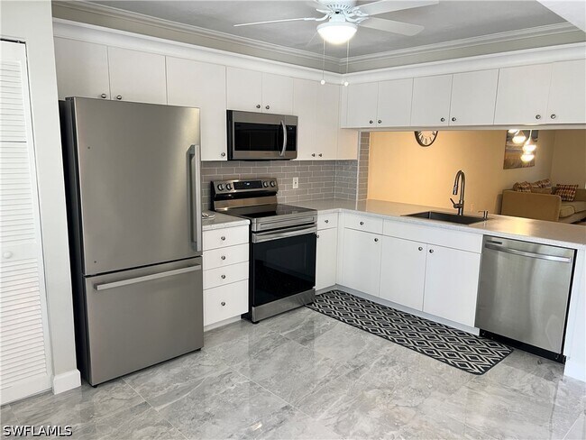 Foto del edificio - 3011 Sandpiper Bay Cir