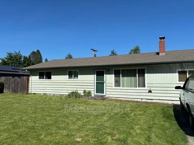 Foto del edificio - 1745 NW Garryanna St