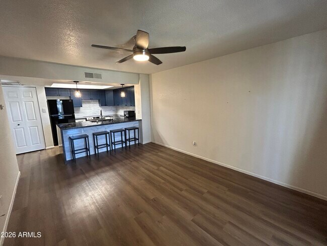Foto del edificio - 4730 W Northern Ave
