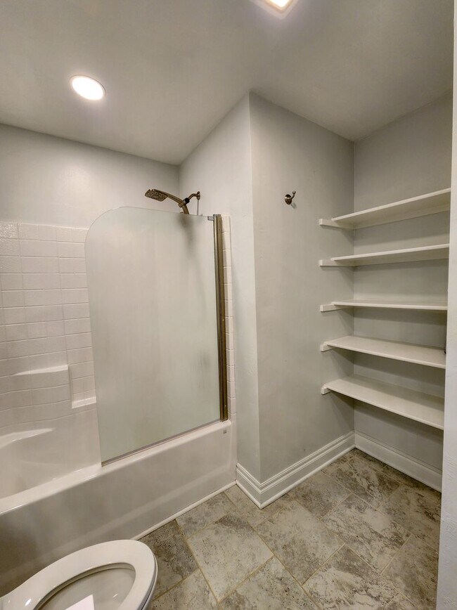 Foto del edificio - 3 bed, 2 bath home in Shawnee!